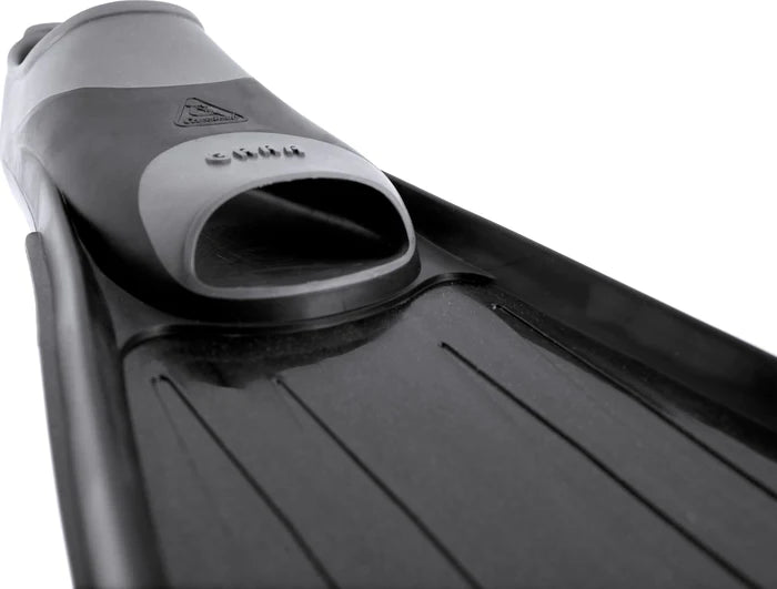 Laden Sie das Bild in Galerie -Viewer, Cressi Gara 2000 HF - Langes Starres Blatt