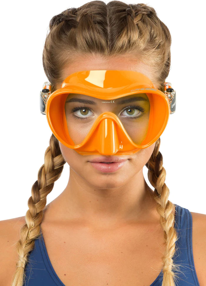 Laden Sie das Bild in Galerie -Viewer, F1 versch. Farben - Tauchmaske von Cressi