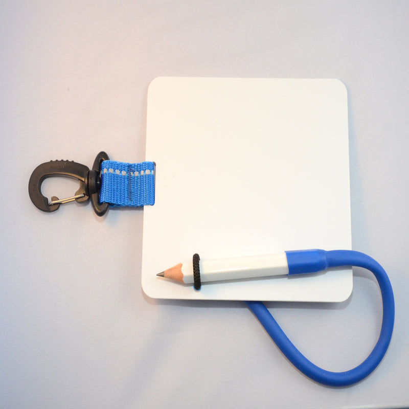 Laden Sie das Bild in Galerie -Viewer, Schreibtafel 15 x 13 cm mit drehbarem Kunststoff- Karabiner