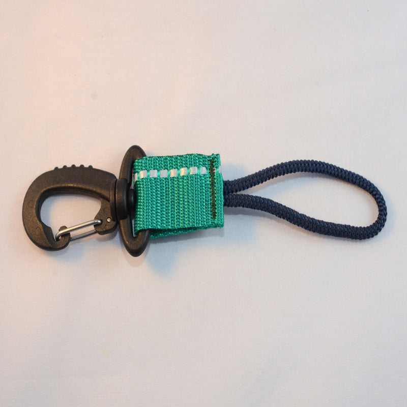 Laden Sie das Bild in Galerie -Viewer, Karabiner drehbar mit einer universell einsetzbaren Kordschlaufe