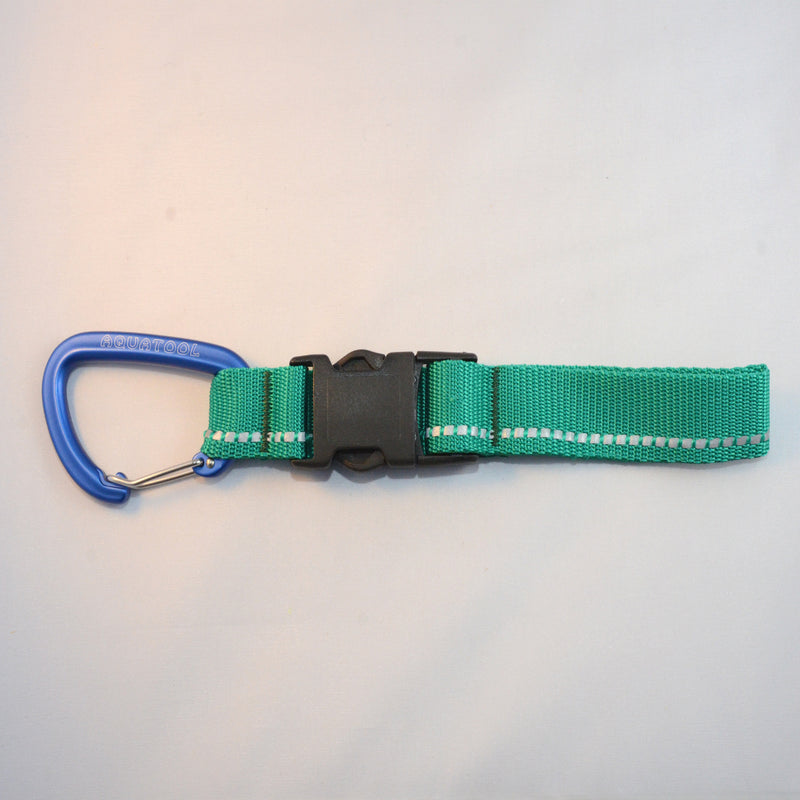 Laden Sie das Bild in Galerie -Viewer, Alu Karabiner blau 80mm mit einer Schnellverschluss Schnalle