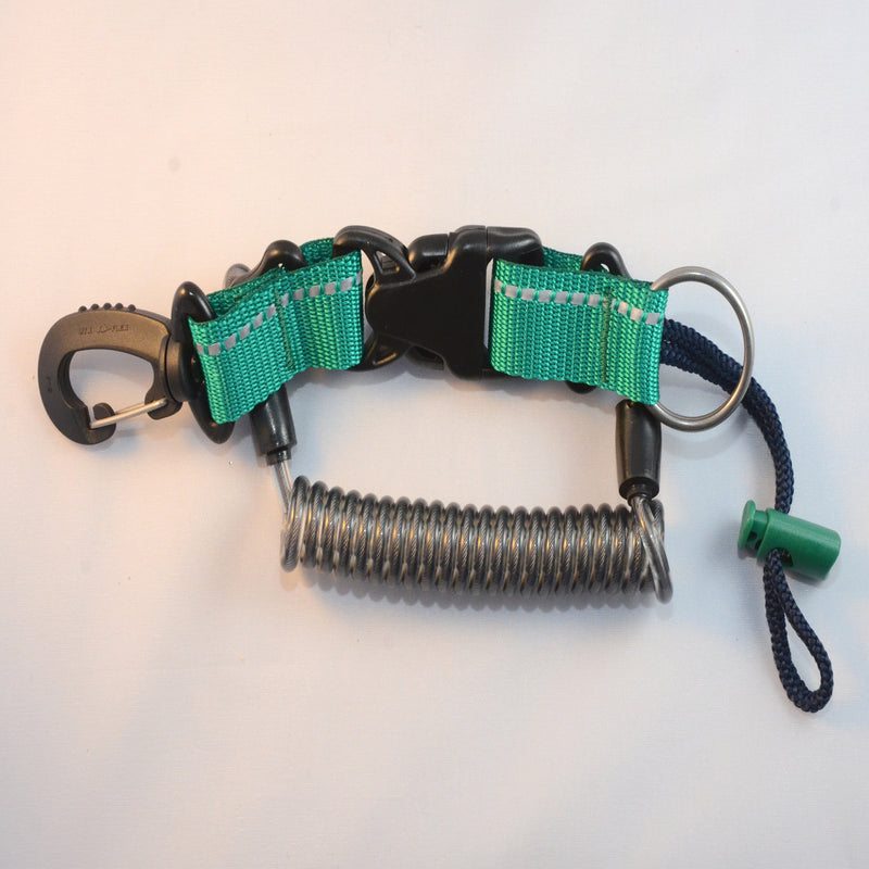 Laden Sie das Bild in Galerie -Viewer, Edelstahl Spiralkabel mit drehbarem Kunststoff- Karabiner, Inox Splittring 32mm, Kordelschlaufe und Stopper