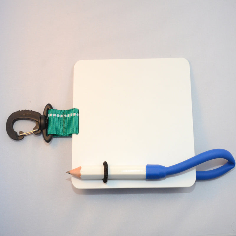 Laden Sie das Bild in Galerie -Viewer, Schreibtafel 15 x 13 cm mit drehbarem Kunststoff- Karabiner