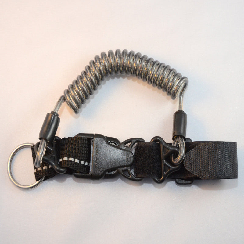 Laden Sie das Bild in Galerie -Viewer, Edelstahl Spiralkabel mit einer individuell einstellbaren Velcro Handschlaufe und Inox Splittring 32mm