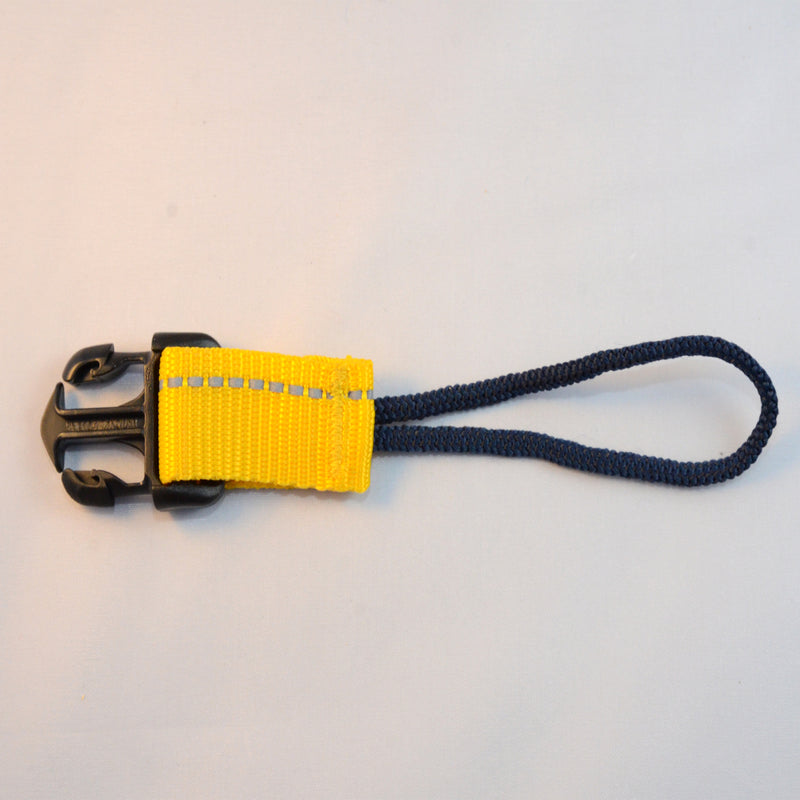 Laden Sie das Bild in Galerie -Viewer, Männliche Schnalle mit einer universell einsetzbaren Kordelschlaufe