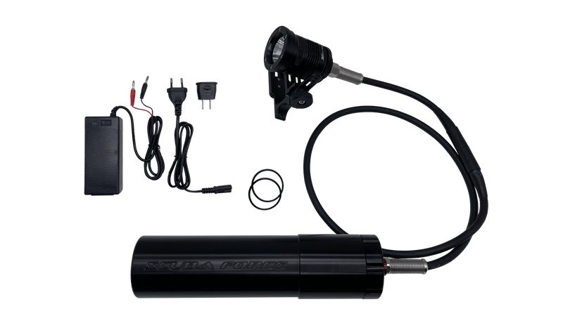 Laden Sie das Bild in Galerie -Viewer, Tauchlampen Set von Scuba Force